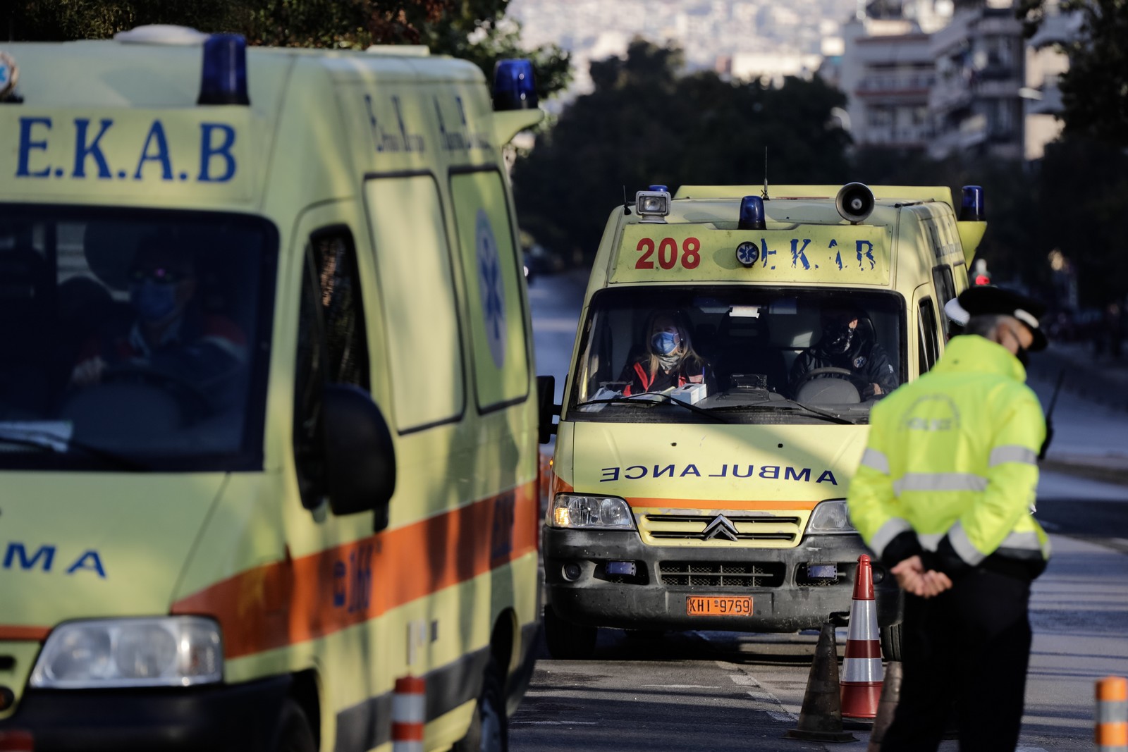 Τραγωδία στον Πειραιά: 24χρονη έπεσε από τον 7ο όροφο πολυκατοικίας