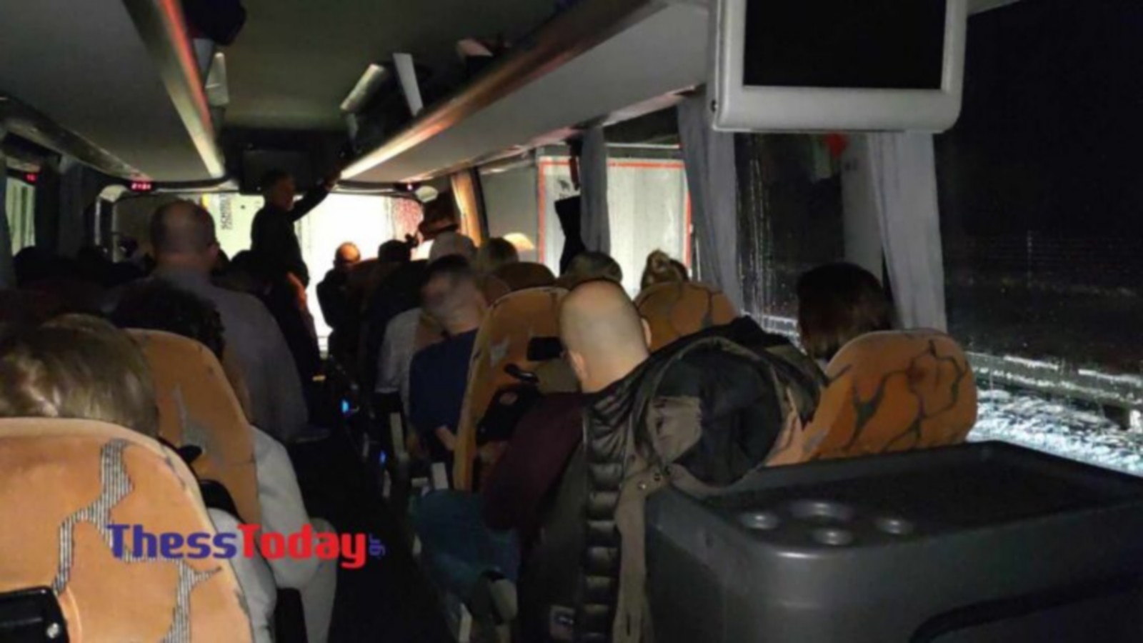 Ταλαιπωρία για 100 Έλληνες επιβάτες: Εγκλωβισμένοι εν μέσω χιονοθύελλας μεταξύ Πράγας – Βιέννης