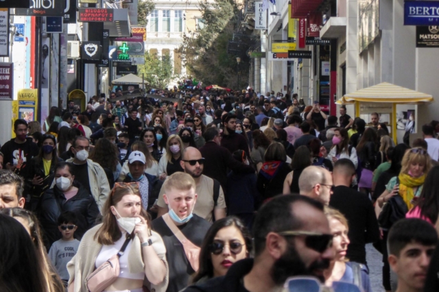 Κόσμος στην Ερμού