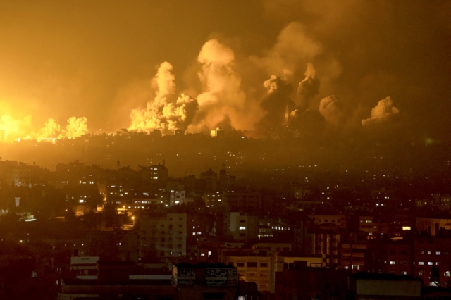 Γάζα: Εκτεταμένοι ισραηλινοί βομβαρδισμοί, αναφορές για εκατοντάδες νεκρούς