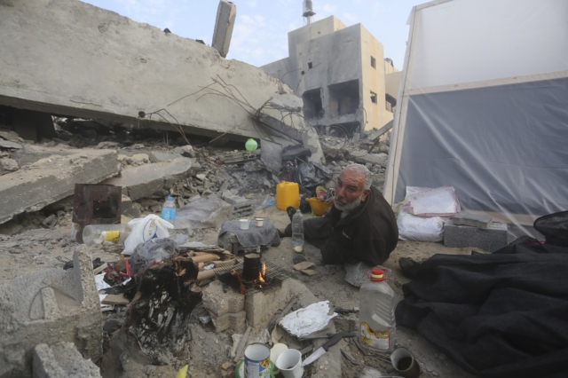 Γάζα: Επεκτείνονται οι επιθέσεις σε καταυλισμούς προσφύγων – Νέες προειδοποιήσεις για τους αμάχους