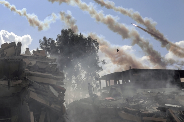 Hunger Games του Ισραήλ στη Γάζα: Χώρισε εκατοντάδες οικόπεδα για βομβαρδισμούς