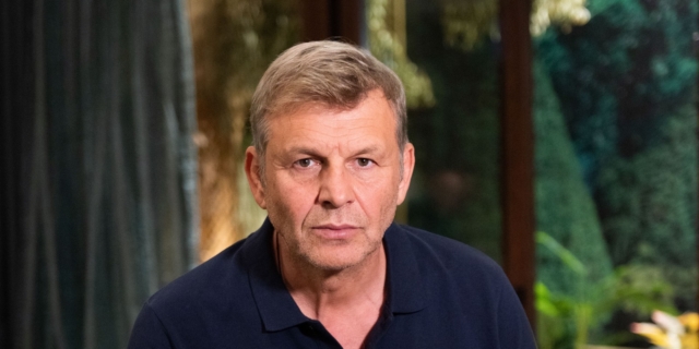 Σε ποια πασίγνωστη σειρά “εισβάλλει” ο Απόστολος Γκλέτσος