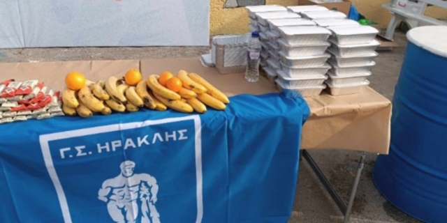 Μέλη του Ηρακλή μαγείρεψαν για ευάλωτους κι άστεγους συμπολίτες μας
