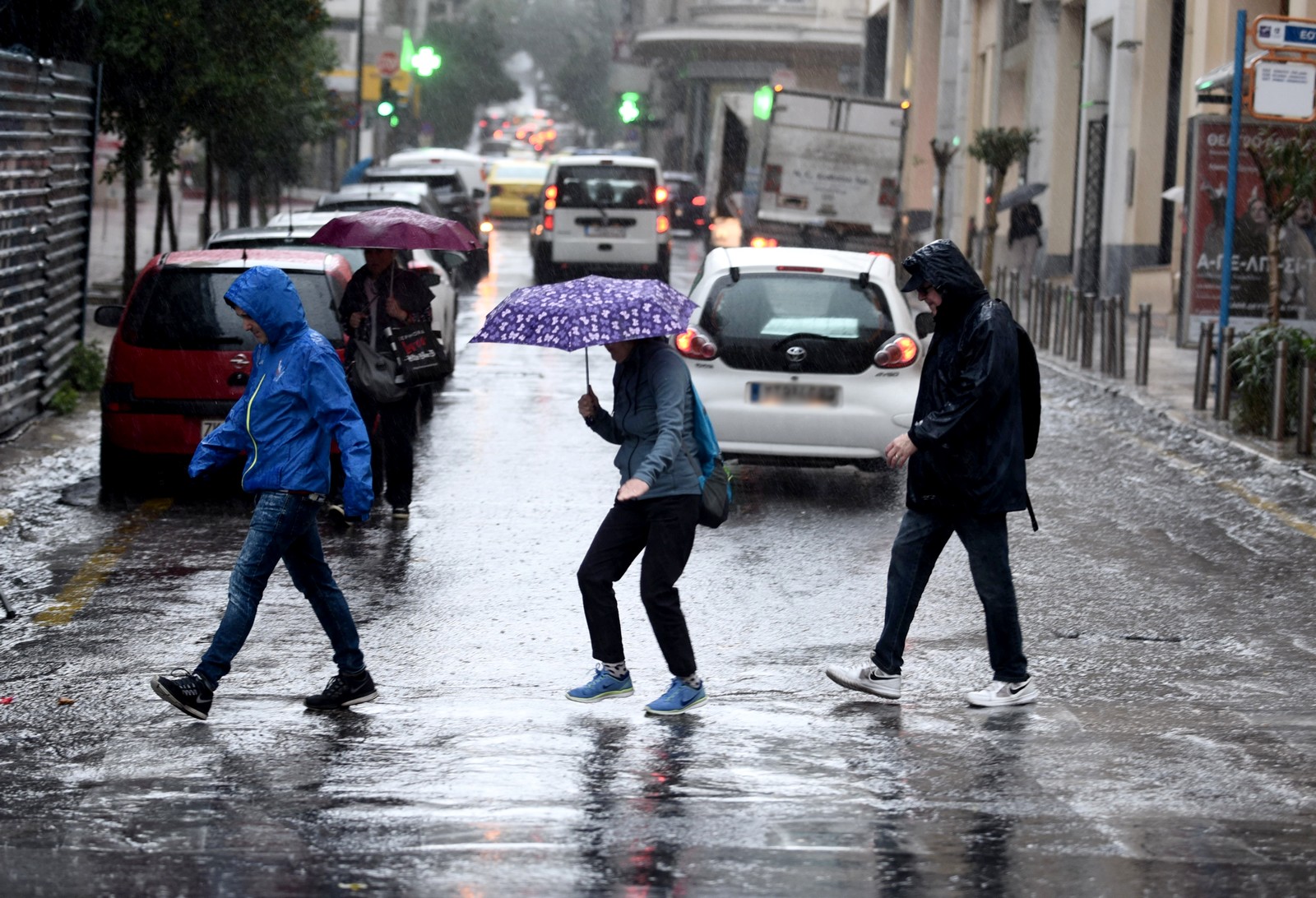 Έκτακτο δελτίο επιδείνωσης: Έρχονται βροχές, καταιγίδες και χαλάζι