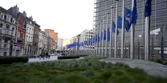 Κομισιόν: Πληρωμή 3,64 δισ. στην Ελλάδα στο πλαίσιο του Μηχανισμού Ανάκαμψης