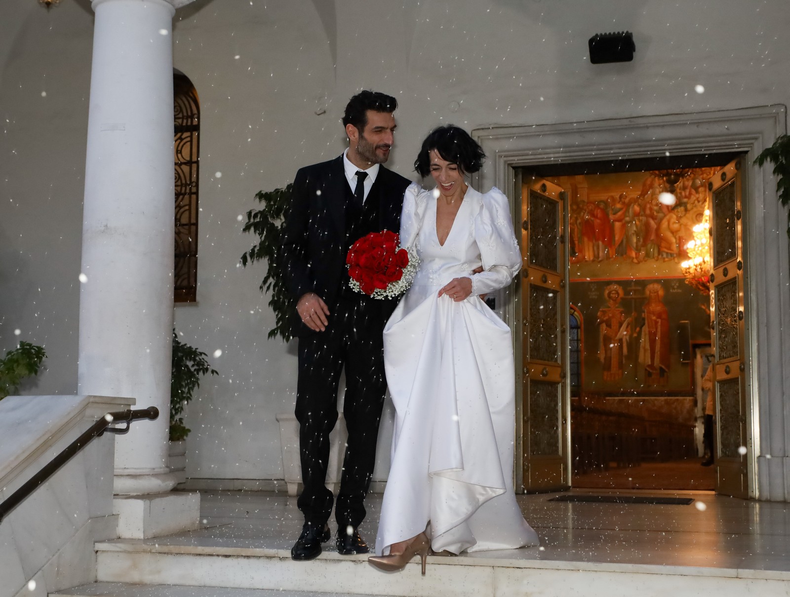 Παντρεύτηκαν Νίκος Κουρής - Έλενα Τοπαλίδου