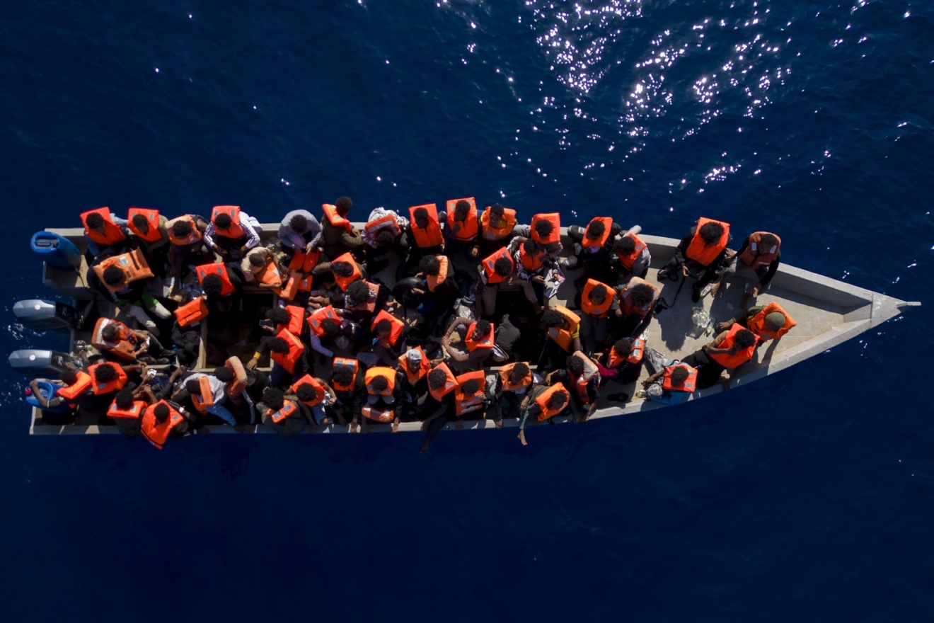 Μετανάστες σε πλοιάριο