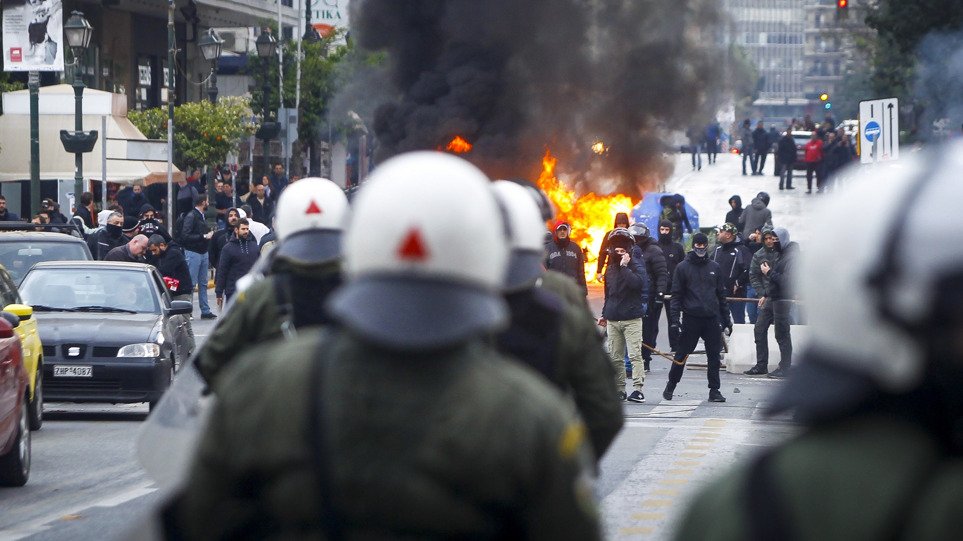 Συγκρούσεις χούλιγκαν με την αστυνομία (αρχείου)