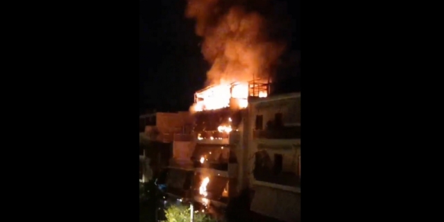 Άνω Πατήσια: Σοκαριστικό βίντεο από το φλεγόμενο διαμέρισμα – “Βοήθεια, καίγομαι”
