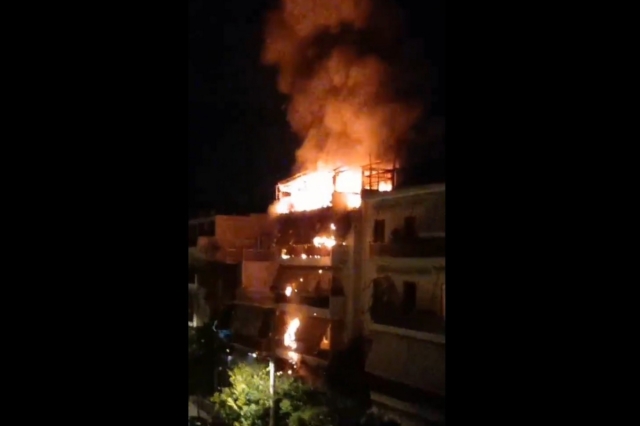 Άνω Πατήσια: Σοκαριστικό βίντεο από το φλεγόμενο διαμέρισμα – “Βοήθεια, καίγομαι”