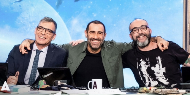 Ο ποιητής Γιώργος Αλισάνογλου κατηγορεί το “Ράδιο Αρβύλα” για “διαπόμπευση” – Βίντεο