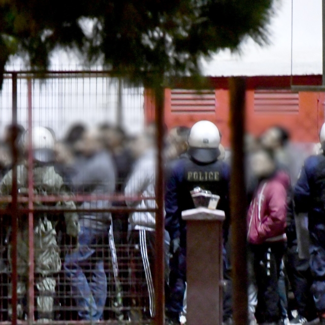 Προσαγωγές μετά τα επεισόδια στον Ρέντη