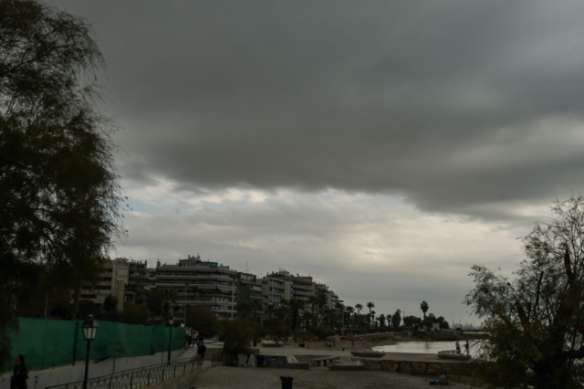 Πτώση θερμοκρασίας και συννεφιά την Κυριακή
