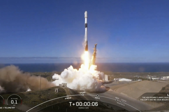 SpaceX: Αναβλήθηκε η εκτόξευση του στρατιωτικού διαστημόπλοιου X-37B