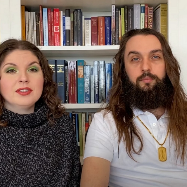 Twin Flames Universe – Μήπως οι ‘απόλυτοι γκουρού του έρωτα’ είναι μία επικίνδυνη αίρεση;