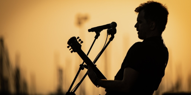 Παιδί Τραύμα: “Αγαπάω πολύ τα τραγούδια που συνήθως δεν αρέσουν σε κανέναν”