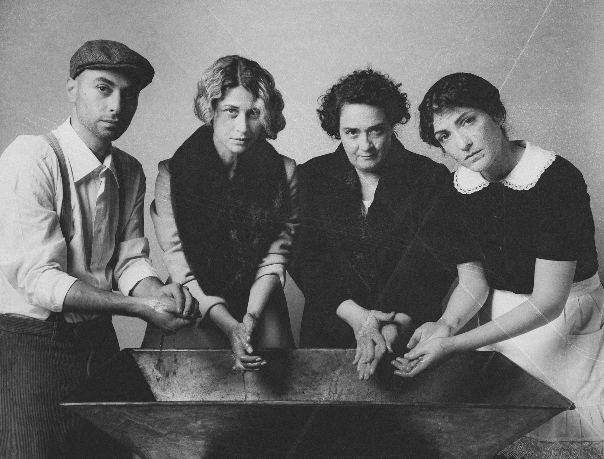 Κακούργα Πεθερά- 4Frontal