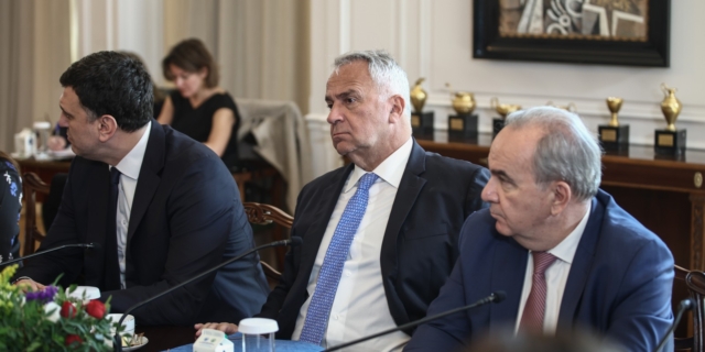 Γάμος ομόφυλων ζευγαριών: Θα απέχει ο Βορίδης, αλλά δεν παραιτείται