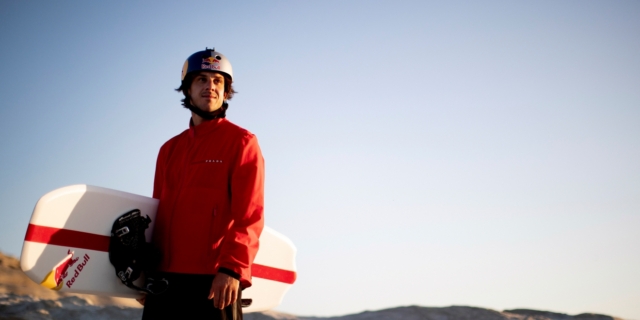 Νικόλας Πλυτάς: όλα όσα θέλεις να μάθεις για τον Έλληνα παγκόσμιο πρωταθλητή του surf foil