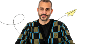Ο Γιώργος Τσούλης πίνει τη σάλτσα από τους χοχλιούς με καλαμάκι