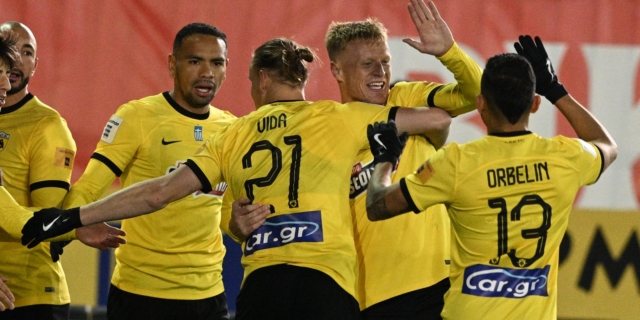 Ατρόμητος – ΑΕΚ 0-5: Ο Πόνσε ξεμπούκωσε με χατ-τρικ και η Ένωση πέρασε με πεντάρα από το Περιστέρι