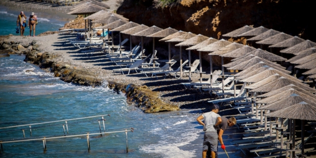 Οι καταπατήσεις σε αιγιαλούς και η φοροαποφυγή των πολυεθνικών στο “μάτι” του ΥΠΕΘΟ