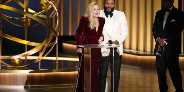 Η Κριστίνα Άπλγκεϊτ στη σκηνή των EMMYS 2024