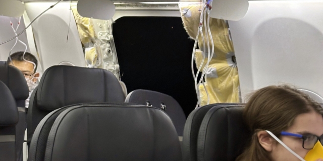 Boeing 737 Max 9: Σοκαριστικά ευρήματα μετά την αποκόλληση παραθύρου εν πτήσει