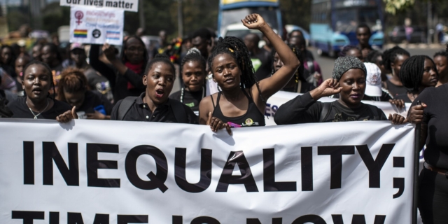 Το Νταβός ξεκινά με τις ανισότητες να αυξάνονται και την φορολόγηση του πλούτου να μειώνεται