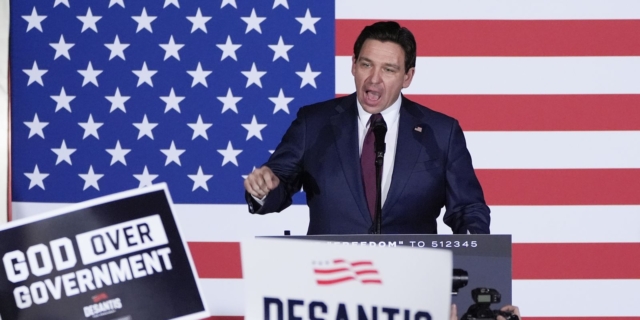 ΗΠΑ: Αποσύρθηκε από την κούρσα των Ρεπουμπλικάνων ο ΝτεΣάντις-Στηρίζει τον Τραμπ