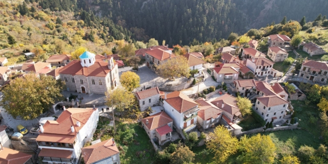 Ο πέτρινος ανερχόμενος προορισμός που πρωταγωνιστεί η απόλυτη ξεκούραση και το καλό φαγητό