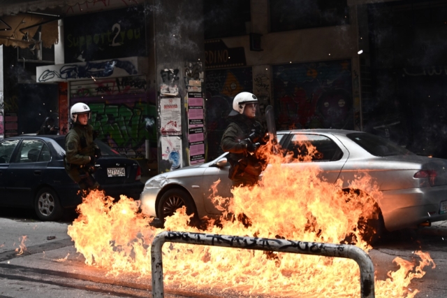 Επεισόδια στα Εξάρχεια μετά το τέλος του πανεκπαιδευτικού συλλαλητηρίου στην Αθήνα.