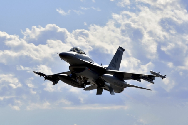 Σαρμπάνης: “Αν υπάρξει πρόκληση από την Τουρκία, θα γίνει επαναξιολόγηση για τα F-16”