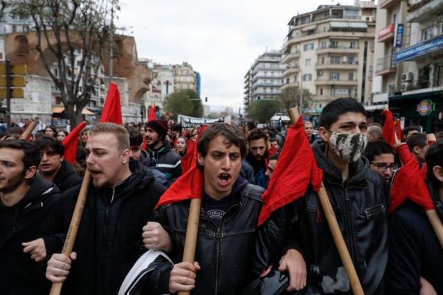 Πανεκπαιδευτικά συλλαλητήρια σε όλη τη χώρα για τα ιδιωτικά πανεπιστήμια