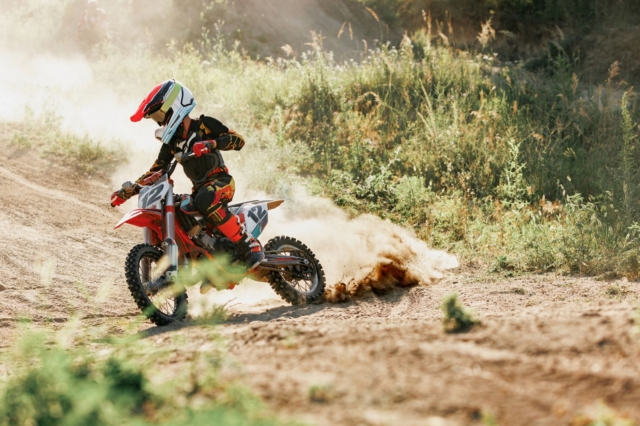 Οδηγός μηχανής motocross