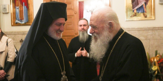 Ιερώνυμος: Τα παιδιά των ομόφυλων ζευγαριών θα βαφτίζονται αν το αποφασίσουν