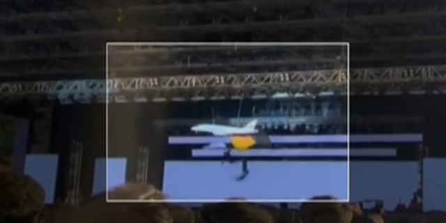 Σοκ στην Ινδία: CEO έπεσε από αιωρούμενο κλουβί σε πάρτι της εταιρείας του και σκοτώθηκε