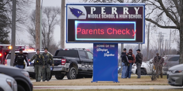 Αϊόβα, πυροβολισμοί