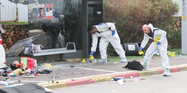 Ισραήλ: Επιθέσεις με αυτοκίνητα και μαχαίρι – Μία νεκρή και 17 τραυματίες