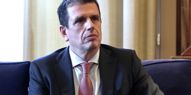 O Δημήτρης Καιρίδης, Υπουργός Μετανάστευσης και Ασύλου και Καθηγητής Διεθνών Σχέσεων στο Πάντειο Πανεπιστήμιο