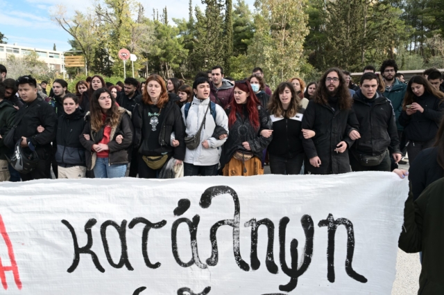 Επεισόδια, τραυματισμοί και συλλήψεις μετά την επέμβαση της ΕΛΑΣ στο Μετσόβειο