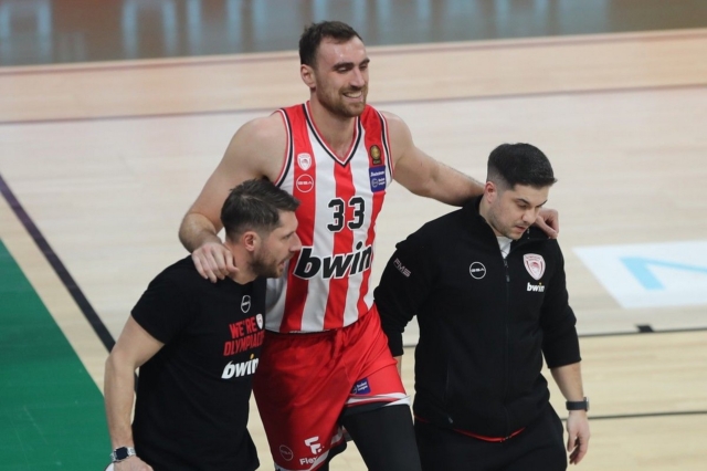 Μιλουτίνοβ: Τι είναι το κάταγμα στον 5ο μετατάρσιο και πόσο καιρό χρειάζεται να μείνει εκτός δράσης ένας αθλητής