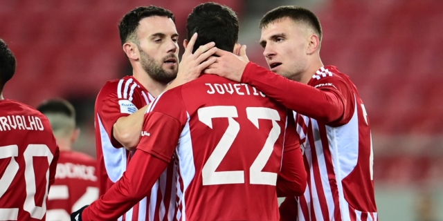 Ολυμπιακός – ΠΑΣ Γιάννινα 3-1: Ντόη και Ναβάρο έλυσαν τα δεσμά και ο Γιόβετιτς “κλείδωσε” την 3η σερί νίκη