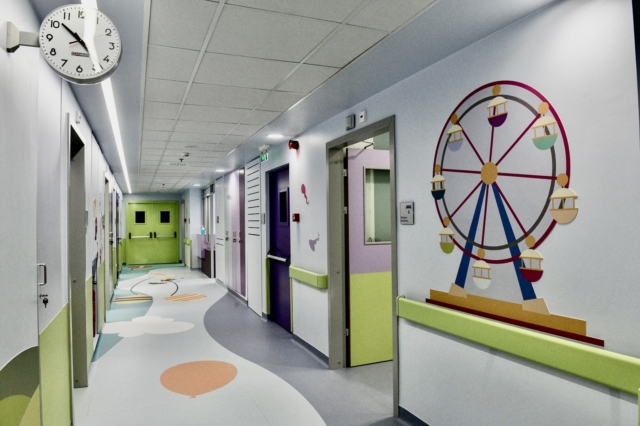 Θάλαμος νοσηλείας παιδιατρικού νοσοκομείου