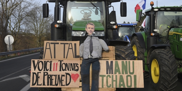 Αγρότες έξω από το Παρίσι