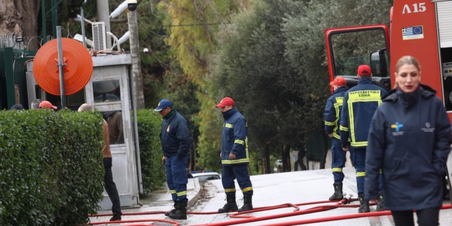 Παραδόθηκε στον ΕΟΔΥ ο ύποπτος φάκελος που εντοπίστηκε στην πρεσβεία της Ρωσίας