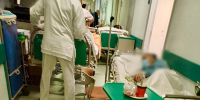 Τα ράντζα στην εφημερία του Νοσοκομείου «Αττικόν» (φωτογραφία αρχείου)