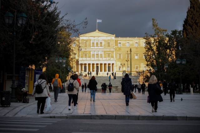 Κόσμος στο Σύνταγμα