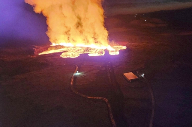 Έκρηξη ηφαιστείου στην Ισλανδία: Σε σπίτια έφτασε η λάβα – Βίντεο